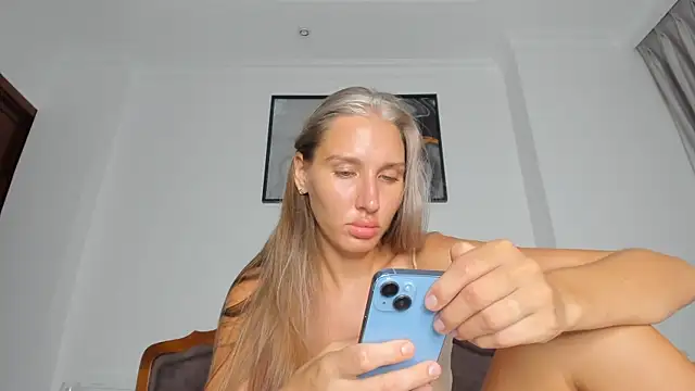 SofiClimbing online show from 09/26/25, 02:10