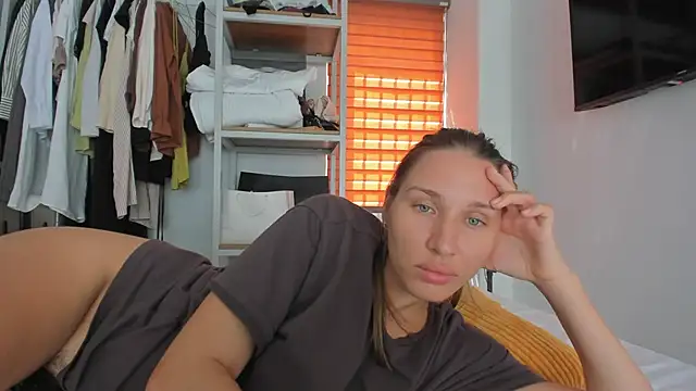 SofiClimbing online show from 03/29/26, 06:24