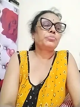 Snapshot of chatterjeesayani567 chatting on 06/20/26, 05:27 chatterjeesayani567 online show from 06/20/26, 05:27