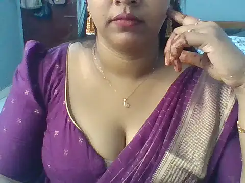 Tamil hot Meenu online show from 06/09/26, 03:23