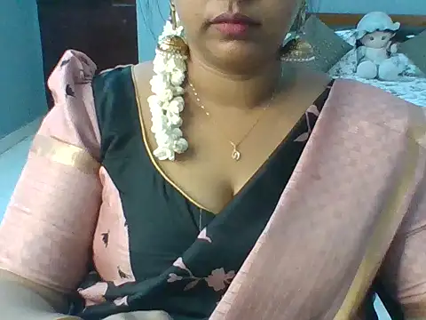 Tamil hot Meenu online show from 06/11/26, 03:54