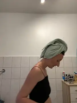 PregnantEmilia online show from 06/01/26, 07:37