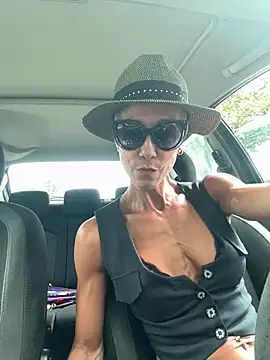 GymQueenCarmen online show from 06/06/26, 08:08
