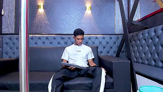 Snapshot of Yoel_Blessed chatting on 07/10/26, 11:57 Yoel Blessed online show from 07/10/26, 11:57
