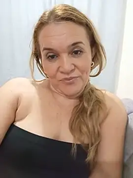 Sara hilton02 online show from 06/26/26, 01:21