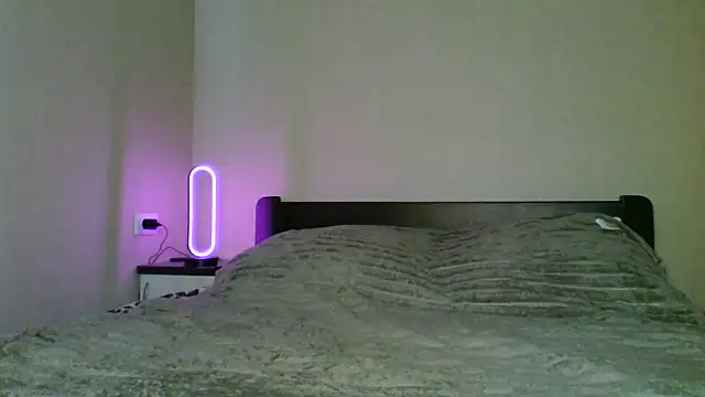 Snapshot of elliza_snow chatting on 07/22/26, 07:44 elliza snow online show from 07/22/26, 07:44