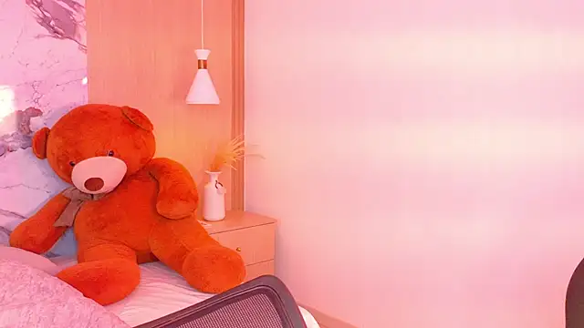 EmiilyLovex online show from 06/10/26, 02:49