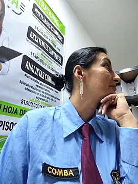 ALEJANDRA  28 online show from 06/10/26, 12:37