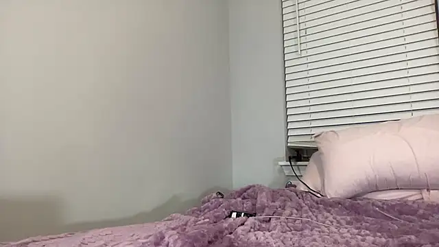 maddiliz online show from 12/19/25, 01:45