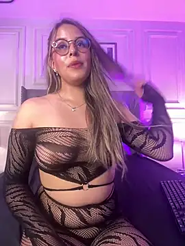Snapshot of SunnyLuxxx chatting on 07/04/26, 07:20 SunnyLuxxx online show from 07/04/26, 07:20