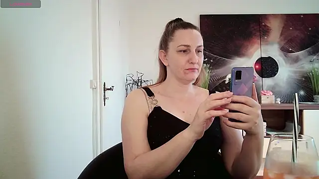 Snapshot of Yevgeshka-Milashka chatting on 03/08/25, 04:28 Yevgeshka-Milashka online show from 03/08/25, 04:28