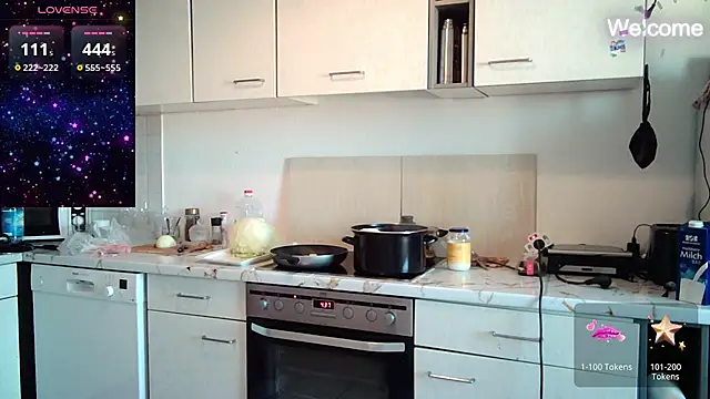 Snapshot of Yevgeshka-Milashka chatting on 03/20/25, 06:30 Yevgeshka-Milashka online show from 03/20/25, 06:30