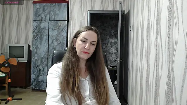 Snapshot of Yevgeshka-Milashka chatting on 09/25/25, 06:06 Yevgeshka-Milashka online show from 09/25/25, 06:06