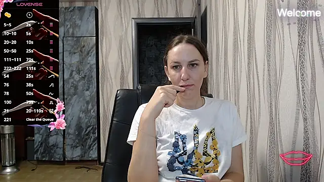 Snapshot of Yevgeshka-Milashka chatting on 10/25/25, 05:26 Yevgeshka-Milashka online show from 10/25/25, 05:26