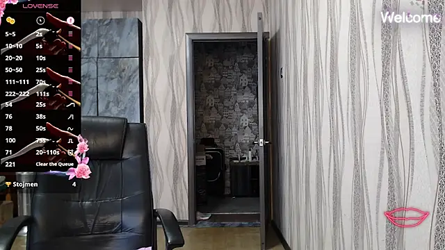 Snapshot of Yevgeshka-Milashka chatting on 10/28/25, 07:12 Yevgeshka-Milashka online show from 10/28/25, 07:12