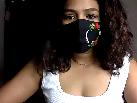 Snapshot of Nisha-moon chatting on 06/20/26, 06:49 Nisha-moon online show from 06/20/26, 06:49