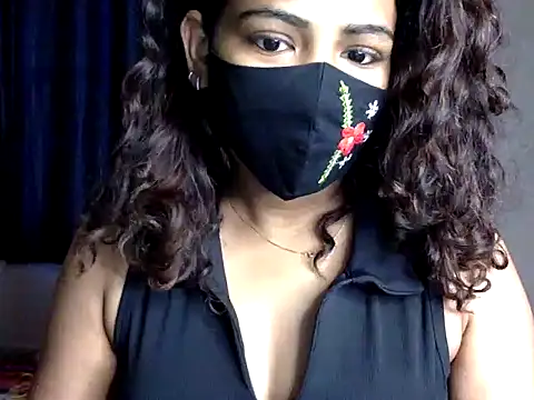 Snapshot of Nisha-moon chatting on 06/25/26, 06:40 Nisha-moon online show from 06/25/26, 06:40