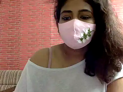 Snapshot of Nisha-moon chatting on 07/17/26, 07:04 Nisha-moon online show from 07/17/26, 07:04