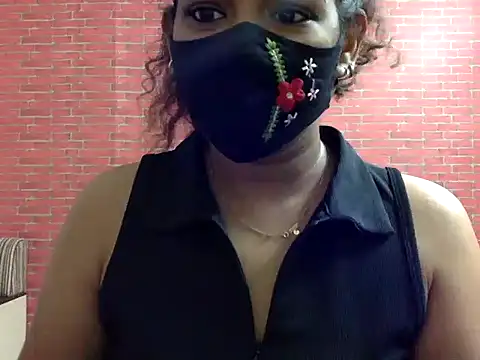 Snapshot of Nisha-moon chatting on 07/19/26, 06:39 Nisha-moon online show from 07/19/26, 06:39