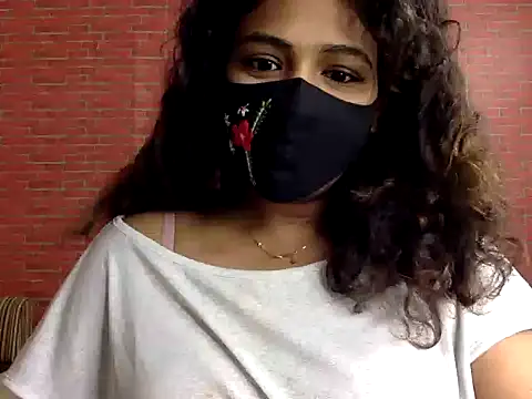 Snapshot of Nisha-moon chatting on 08/01/26, 07:18 Nisha-moon online show from 08/01/26, 07:18