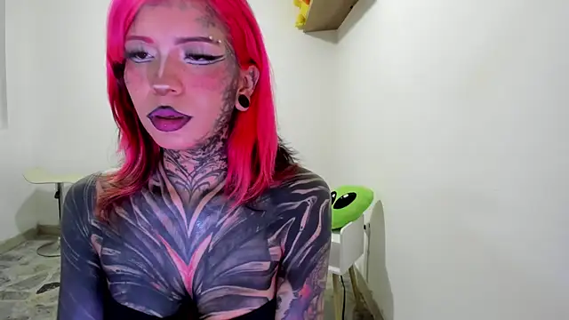Snapshot of Nickidoll66_ chatting on 06/22/26, 11:35 Nickidoll66 online show from 06/22/26, 11:35