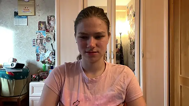 Snapshot of Codi_Rostersy chatting on 06/17/26, 03:09 Codi Rostersy online show from 06/17/26, 03:09