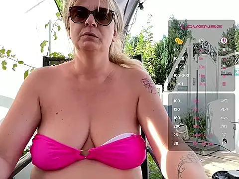 Snapshot of DirtyMarie80 chatting on 06/23/26, 02:37 DirtyMarie80 online show from 06/23/26, 02:37