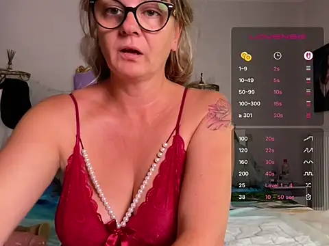 Snapshot of DirtyMarie80 chatting on 07/17/26, 02:56 DirtyMarie80 online show from 07/17/26, 02:56