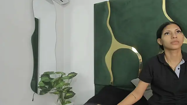 Mila petiteasm online show from 07/09/26, 12:20