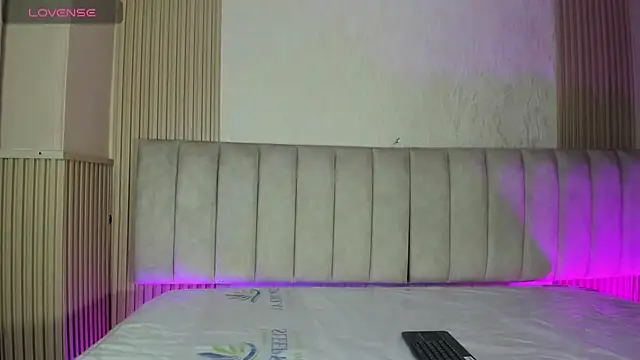 julimonroe  online show from 07/02/26, 12:54