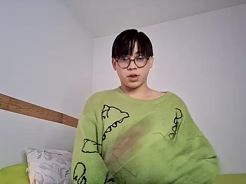Snapshot of yiso_ chatting on 06/03/26, 12:19 yiso online show from 06/03/26, 12:19