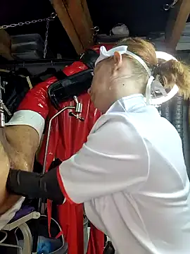 Snapshot of Caromimi18 chatting on 09/11/25, 09:20 Caromimi18 online show from 09/11/25, 09:20