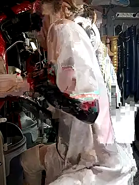 Snapshot of Caromimi18 chatting on 09/23/25, 11:02 Caromimi18 online show from 09/23/25, 11:02