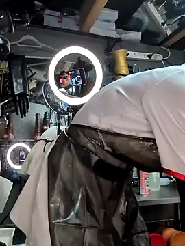 Snapshot of Caromimi18 chatting on 10/28/25, 10:52 Caromimi18 online show from 10/28/25, 10:52