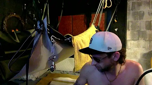Snapshot of thierrybae chatting on 06/30/26, 10:33 thierrybae online show from 06/30/26, 10:33