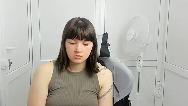 Vanilla Vixen online show from 06/06/26, 05:56