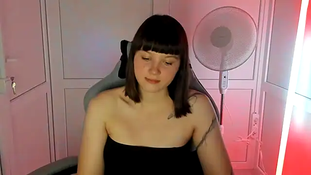 Vanilla Vixen online show from 06/18/26, 06:12