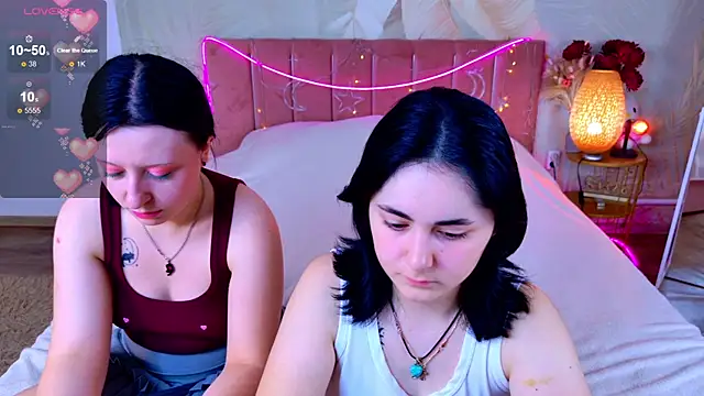 Snapshot of RuthHalll chatting on 06/29/26, 07:03 RuthHalll online show from 06/29/26, 07:03