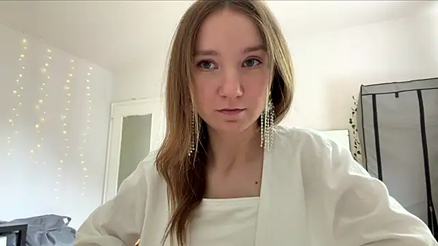smalllisa online show from 06/06/26, 02:11
