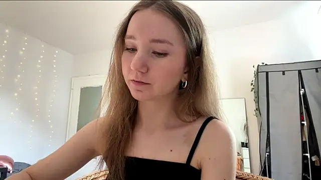 smalllisa online show from 06/14/26, 04:09