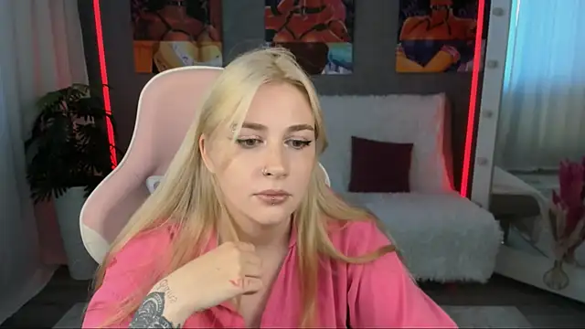 Snapshot of AmaliaWinslet chatting on 06/18/26, 09:25 AmaliaWinslet online show from 06/18/26, 09:25