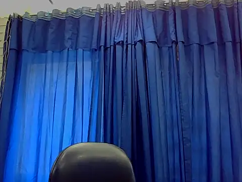 lucyli 25 online show from 06/10/26, 12:59