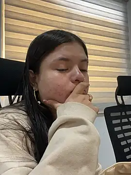 Snapshot of Camila_Duarte_2 chatting on 07/02/26, 01:28 Camila Duarte 2 online show from 07/02/26, 01:28