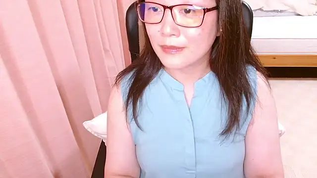 LENA-xo online show from 07/10/26, 03:25
