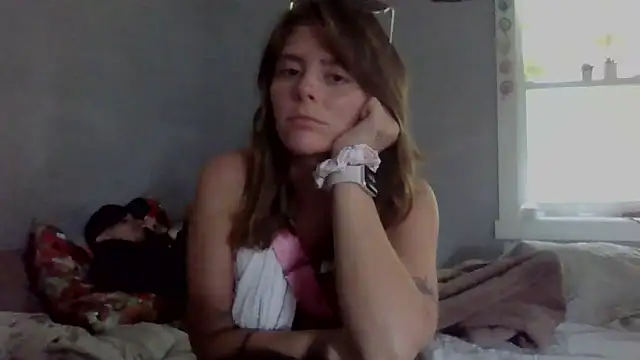 Snapshot of perfect_us696 chatting on 06/18/26, 01:37 perfect us696 online show from 06/18/26, 01:37