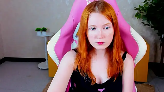 Snapshot of ari-kittyy chatting on 06/18/26, 04:02 ari-kittyy online show from 06/18/26, 04:02