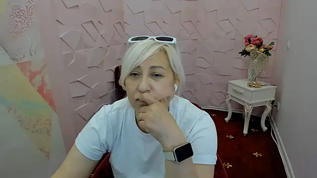 Snapshot of Fabolous_love chatting on 06/08/26, 12:05 Fabolous love online show from 06/08/26, 12:05