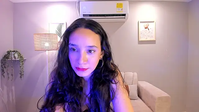 Snapshot of Adeeline_ chatting on 06/09/26, 08:42 Adeeline online show from 06/09/26, 08:42