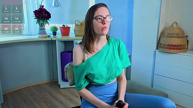 Snapshot of EstelaWeninger chatting on 07/24/26, 04:10 EstelaWeninger online show from 07/24/26, 04:10