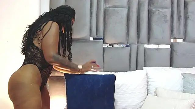 IvyEllis1 online show from 08/04/26, 05:37